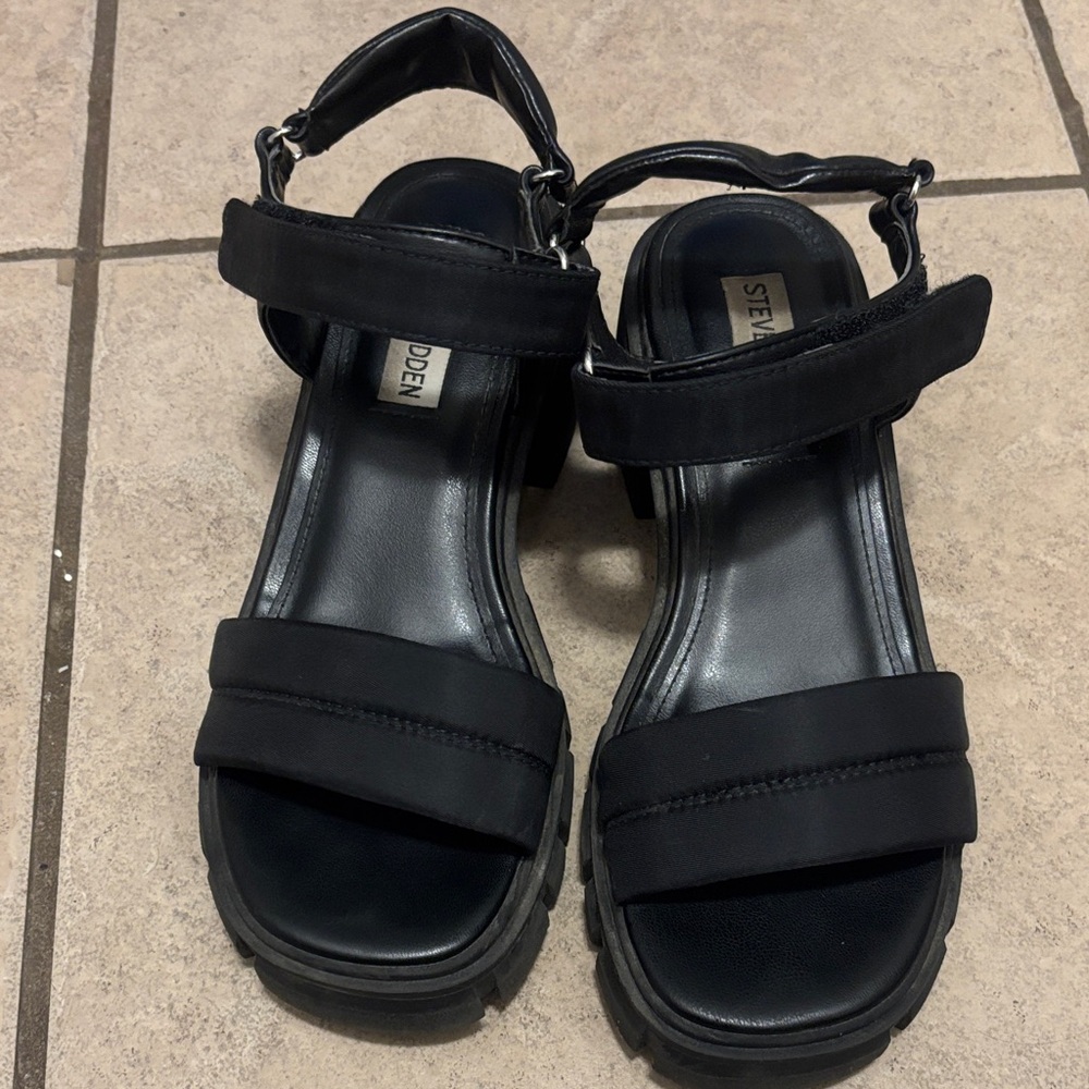 Steve Madden Black Louella Chunky Sandals